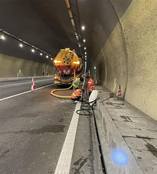 项城隧道排水渠清淤